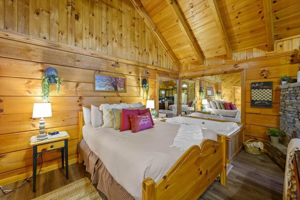 Do Not Disturb - Pigeon Forge Smoky Mountain Studio Cabin, Hot Tub, Fireplace Esterno foto