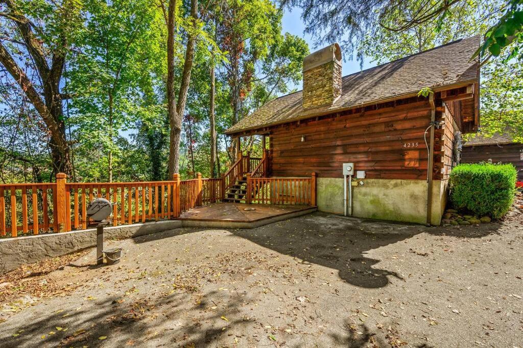 Do Not Disturb - Pigeon Forge Smoky Mountain Studio Cabin, Hot Tub, Fireplace Esterno foto
