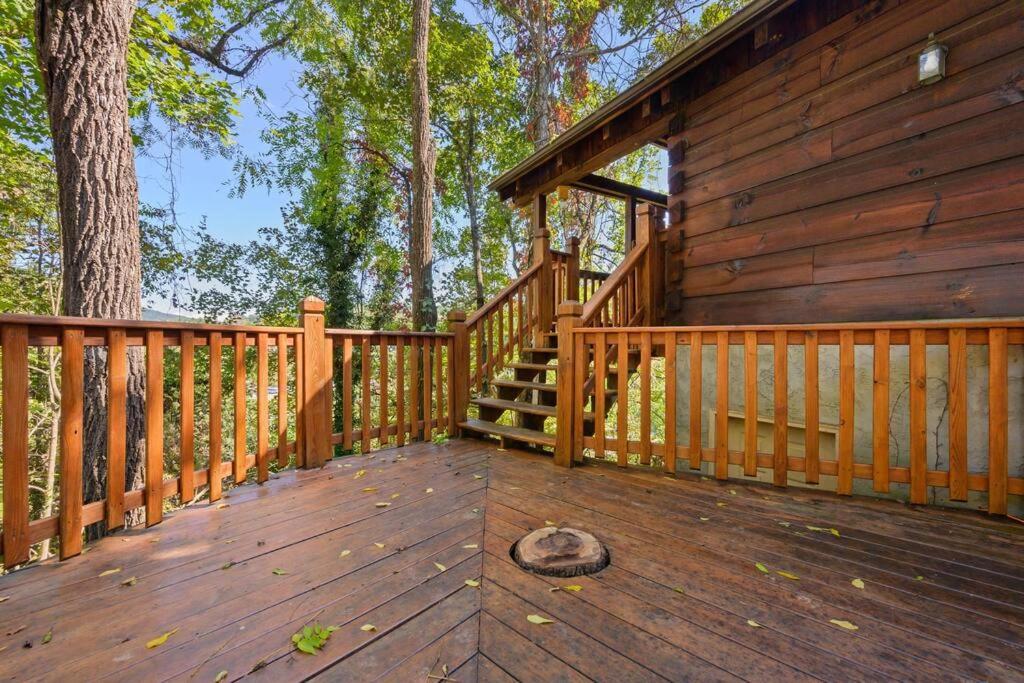 Do Not Disturb - Pigeon Forge Smoky Mountain Studio Cabin, Hot Tub, Fireplace Esterno foto