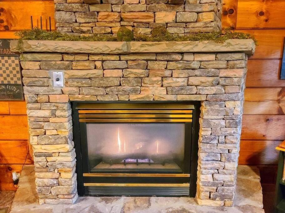 Do Not Disturb - Pigeon Forge Smoky Mountain Studio Cabin, Hot Tub, Fireplace Esterno foto