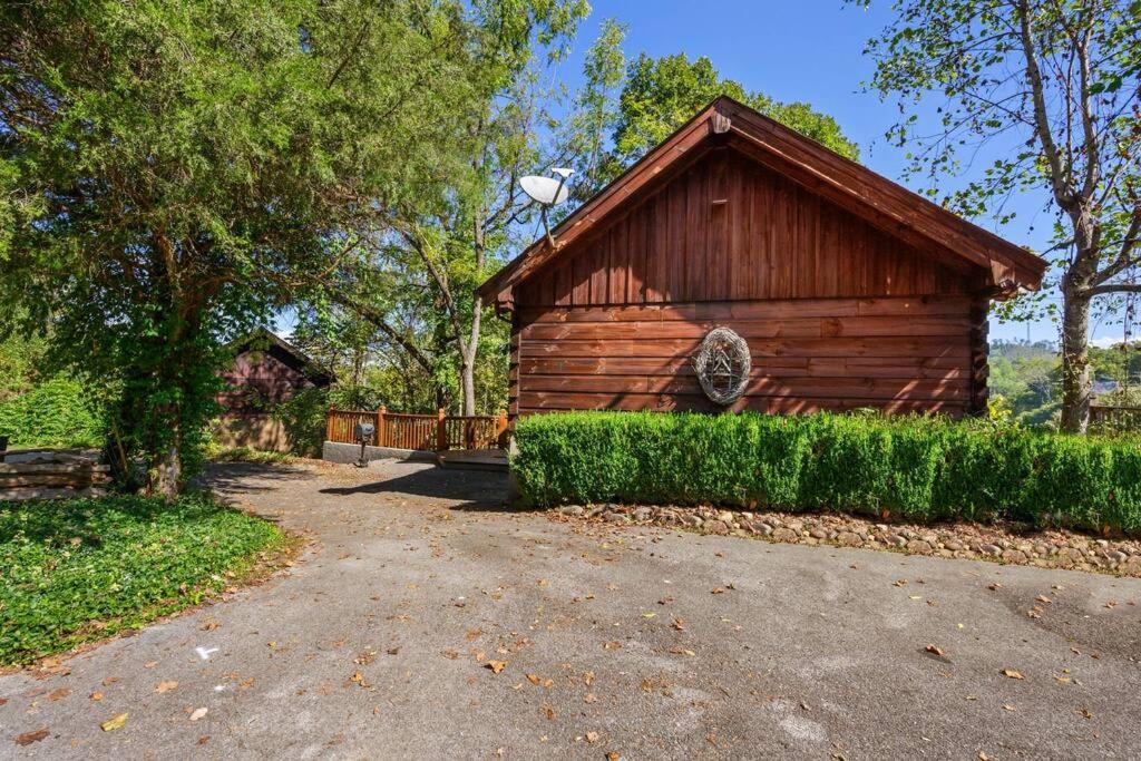 Do Not Disturb - Pigeon Forge Smoky Mountain Studio Cabin, Hot Tub, Fireplace Esterno foto
